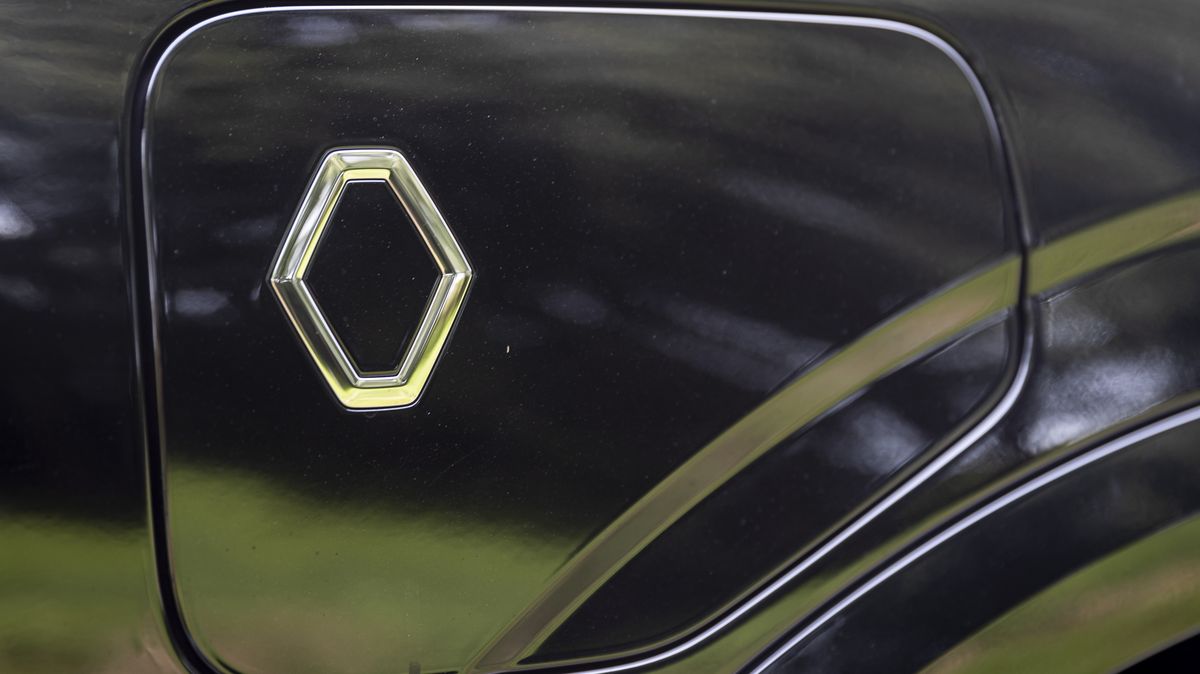 Podoba omlazeného Renaultu Clio unikla díky snímku z natáčení